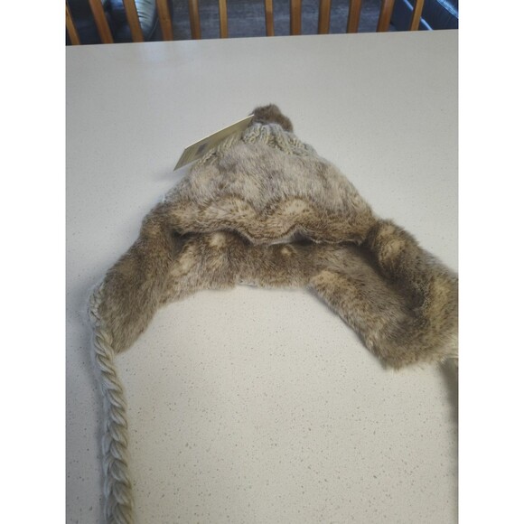 Aran Knit Winter Hat-44 Scotland Island Heritage Foundation Ties Pom Pom on Top - Picture 2 of 8